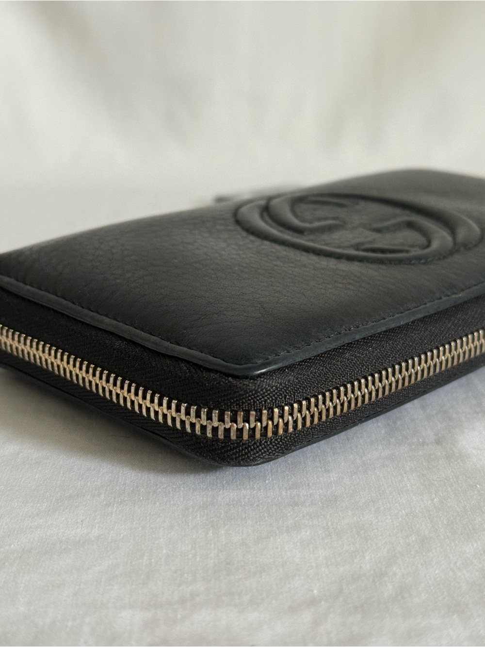 Gucci Soho Zip Around Wallet Black Leather GG Logo Tassel - Picture 10 of 16